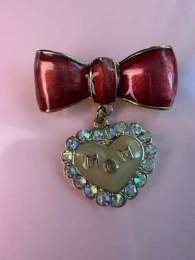 Red Bow MOM Heart Pendant Brooch - Women's Jewelry